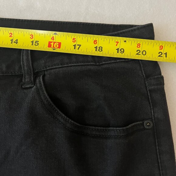 Lane Bryant Women's Low Rise Super-Stretch Capri Jeans Black Plus Size 22 NWOT - Picture 9 of 12